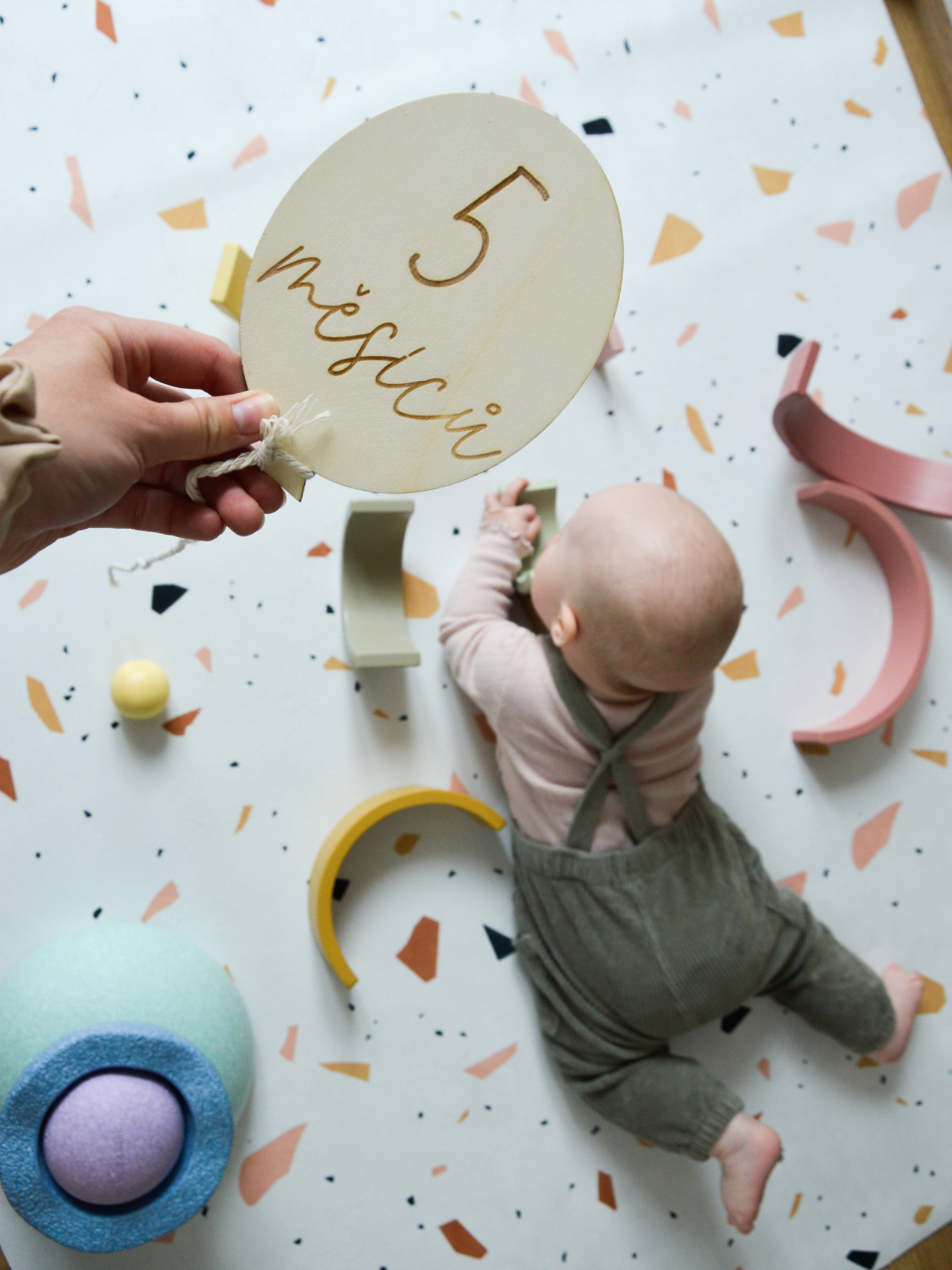 Dřevěné milníkové kartičky – balónky - set 12 (24) kusů